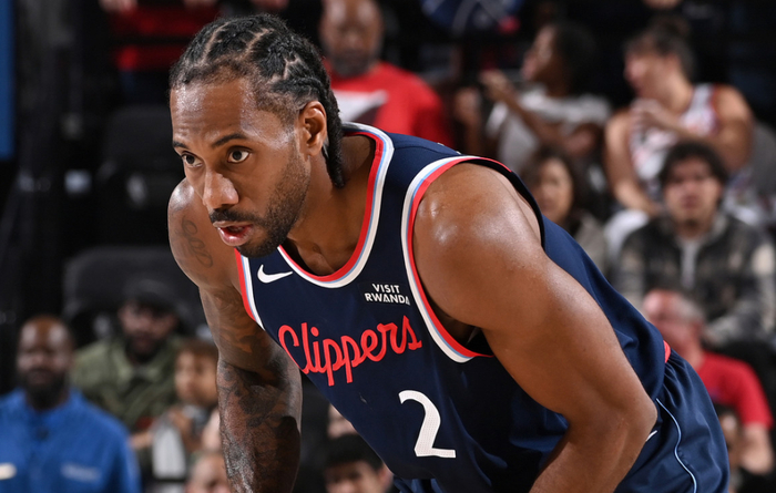 快船核心伦纳德伤退迎战马刺 队史纪录遭中断