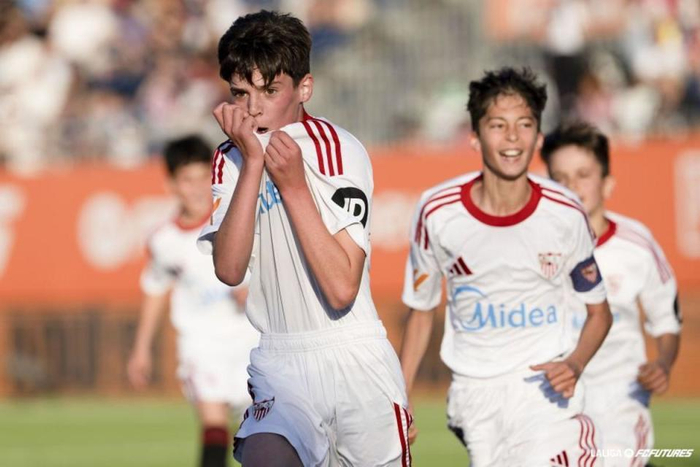 U12世界杯首日：小球员上演欧冠决赛级对决