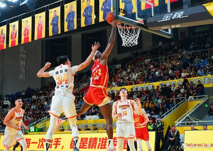 焦泊乔离队引广东宏远困境 潜在交易或缓解内线