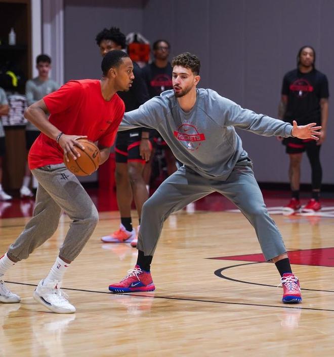 西部排名胶着湖人掘金火箭争夺前四