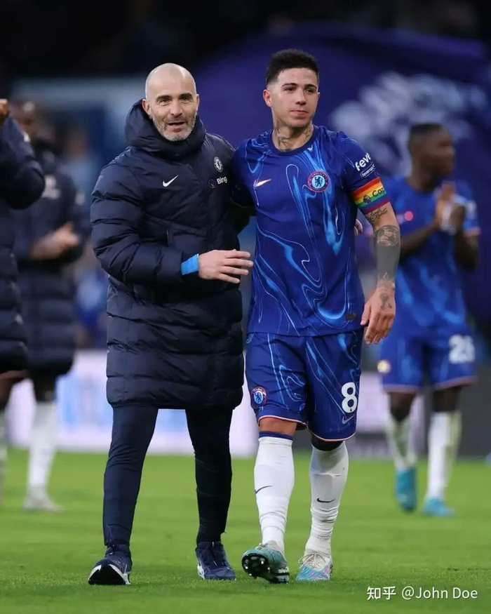 切尔西高层决策引发罗赛尼尔困境，球员不满成